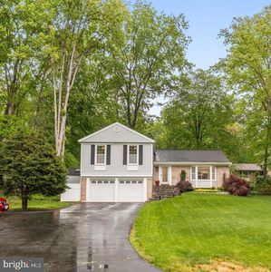 1901 Buckthorn Ln