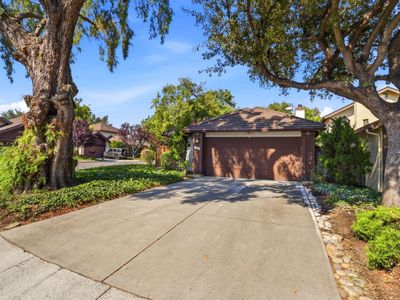 2627 Mabury Sq