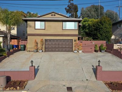 1011 Capistrano Ave