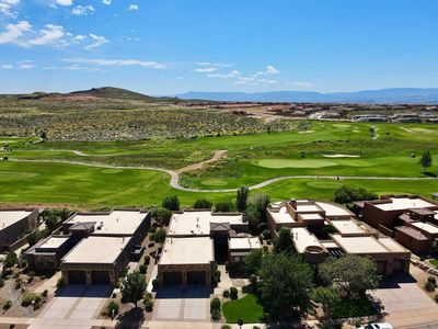 1359 W Shinnecock Cir