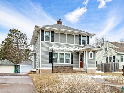 1735 Woodland Ave