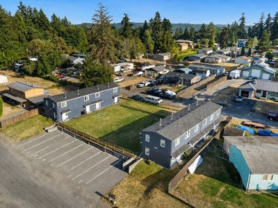 2821 NE Center Street #1-8