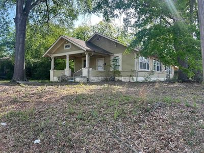 Property at 1101 Gordon St, Marshall, TX