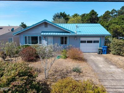 1245 NW Nye St