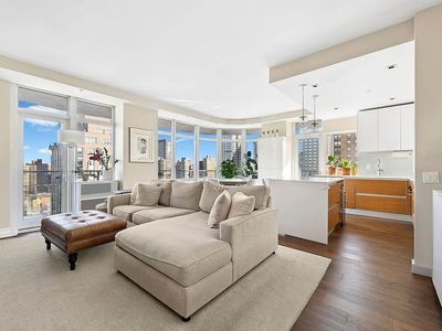 555 W 59th St APT 28D