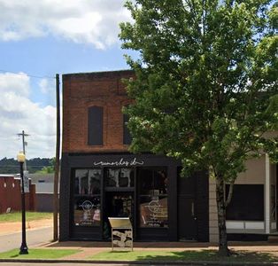 116 W Court Ave