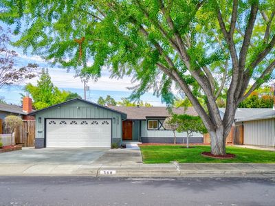 568 Leona Ln
