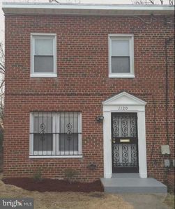1120 Carrington Ave
