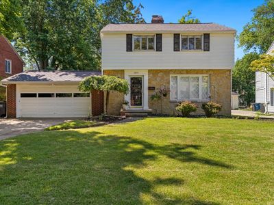 2849 Kenwood Blvd