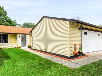 148 B Maclura Plaza