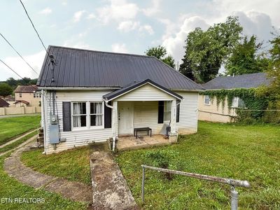 313 W Walden St