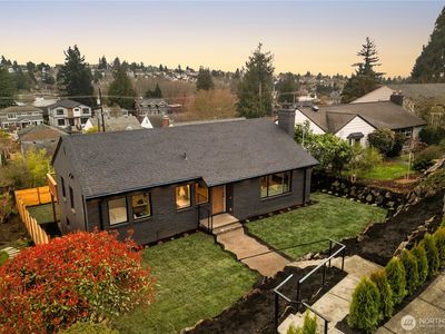 2518 36th Avenue W