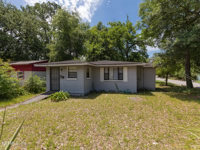 1598 W 33RD Street