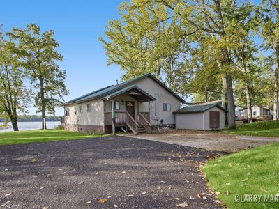 1106 Brooks Rd