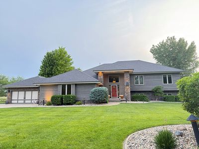 Property at 909 Wynstone Dr, Jefferson, SD