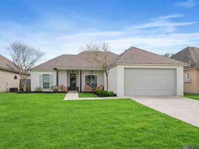Property at 10753 Fenway Ln, Denham Springs, LA