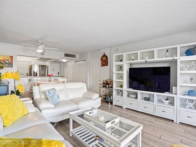 801 S Federal Hwy UNIT 305