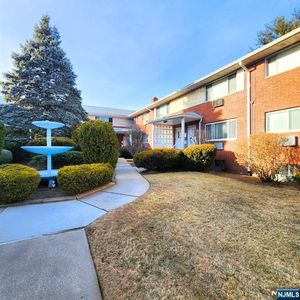 1319 Anderson Ave APT 23