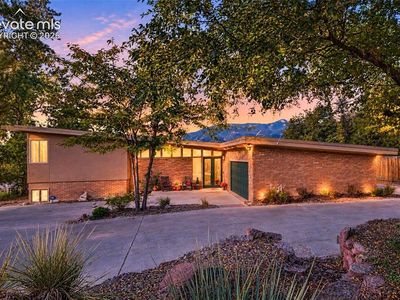 2230 Mesa Rd