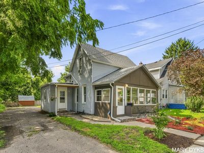 823 Prospect Ave NE