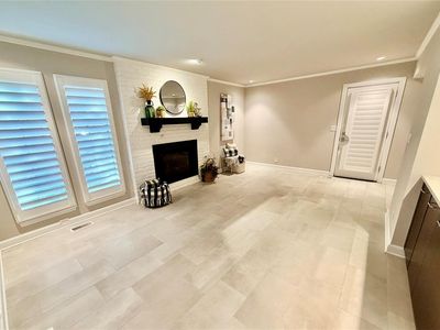 16 Windbrook Sq