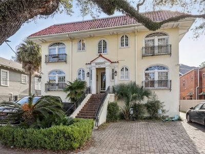 2615 S Carrollton Ave APT D