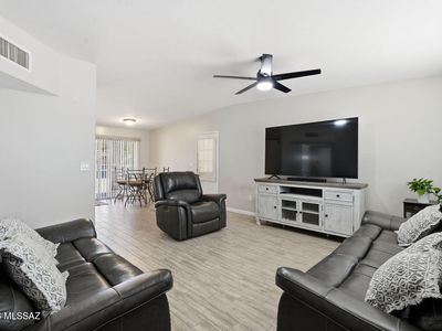 1738 W Pueblo Vista Blvd