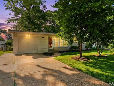 860 Flora Ln