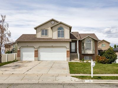 4212 W 5850 S