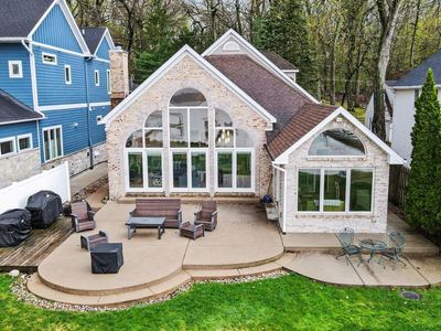 2111 Idlewild Dr