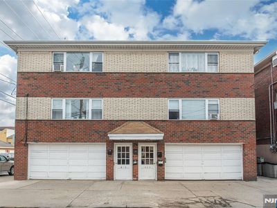 470-472 Walker