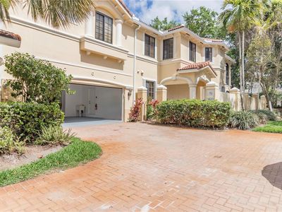 1611 Passion Vine Cir #12-2