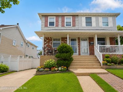 137 E Figurea Ave