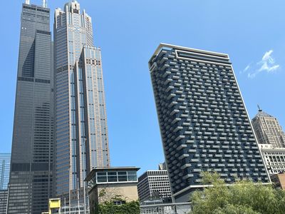 235 W Van Buren St Unit 2309