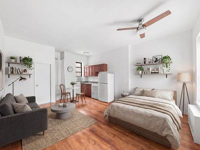 662 4th Ave APT 1F