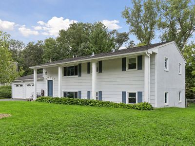 245 Glenmoor Ln