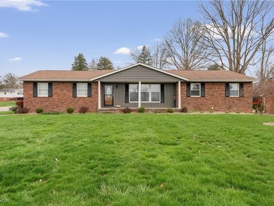 3232 Lake Center St NW