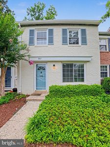 682 Azalea Dr #6
