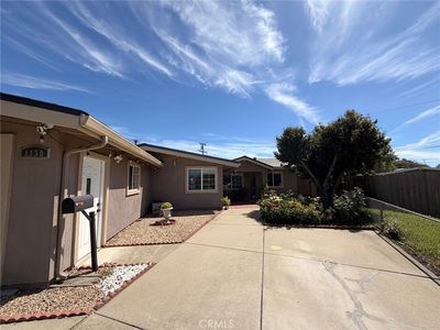 1130 Breezewood Ct