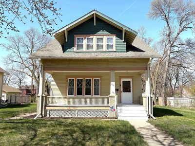 1111 Douglas Ave