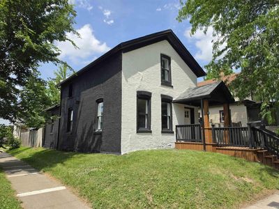 634 Walnut St