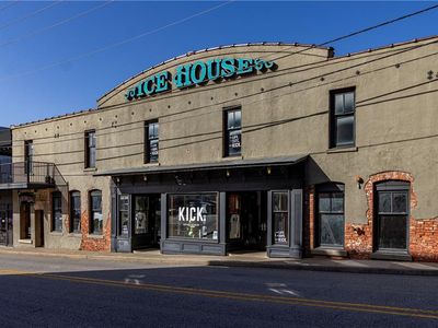 339 N West Ave Unit 207