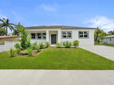 Property at 211 NW 14th Ct, Dania, FL