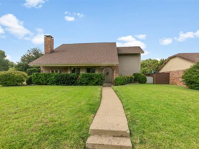 3302 Ivanhoe Ln
