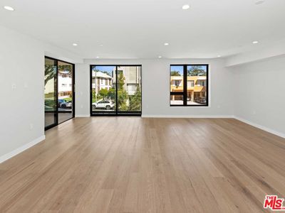 1017 N Croft Ave #201