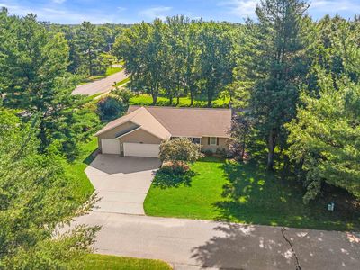 1010 WOODLAND COURT
