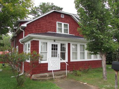10 W Eastern Ave