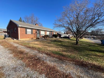 3322 Christian Ave NW