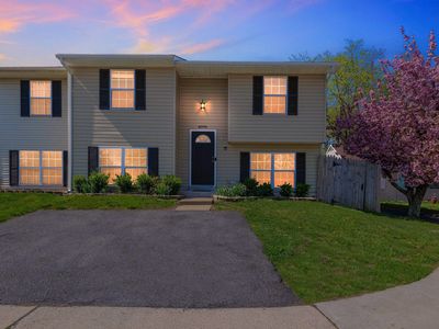 8090 Round Table Ct