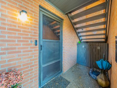 558 E Avenue J APT B